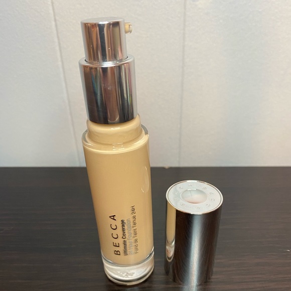 🍍🍍 Becca Cosmetics 24 Hr Foundation - Picture 3 of 3